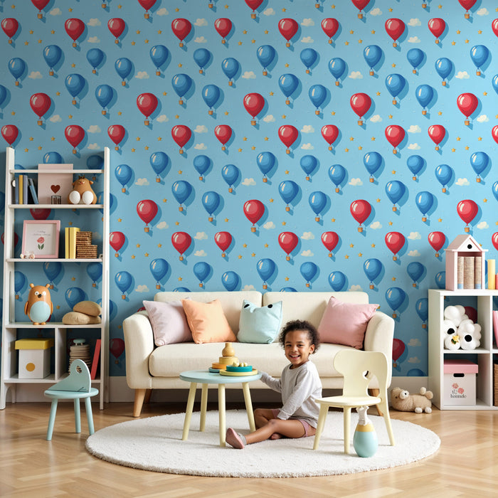 Papier peint chambre enfant à motifs | Ballons colorés dans un ciel bleu clair