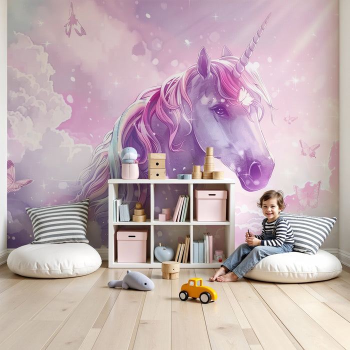 Papier peint chambre enfant | Licorne aux crins arc-en-ciel dans un ciel de nuages roses et papillons