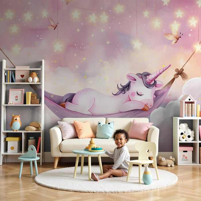 Papier peint chambre enfant | Licorne endormie dans un hamac de nuages au milieu des étoiles