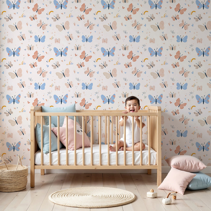 Papier peint chambre enfant à motifs | Papillons colorés sur fond doux