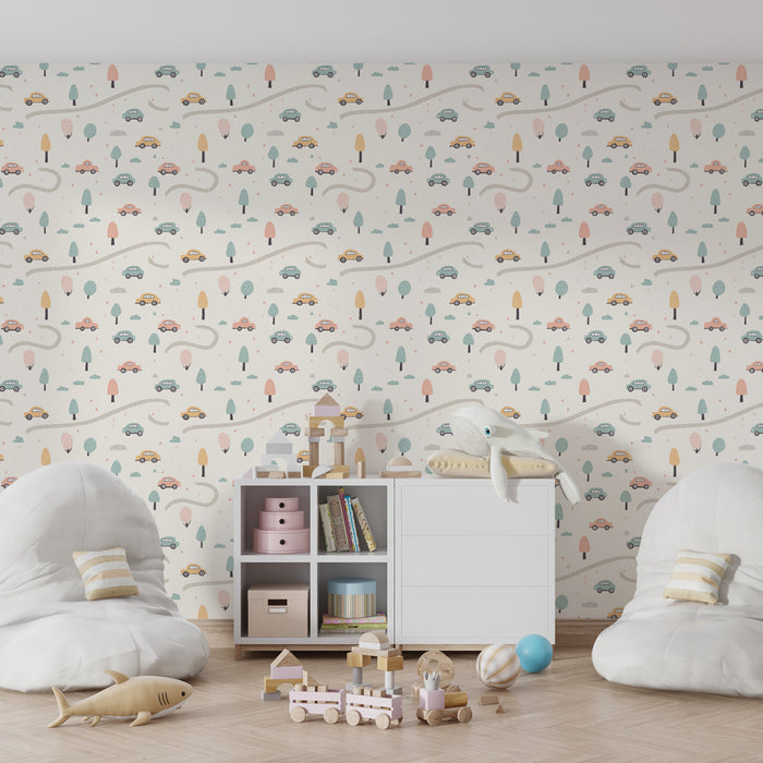 Papier peint chambre enfant à motifs | Route sinueuse avec des voitures colorées et des arbres délicats