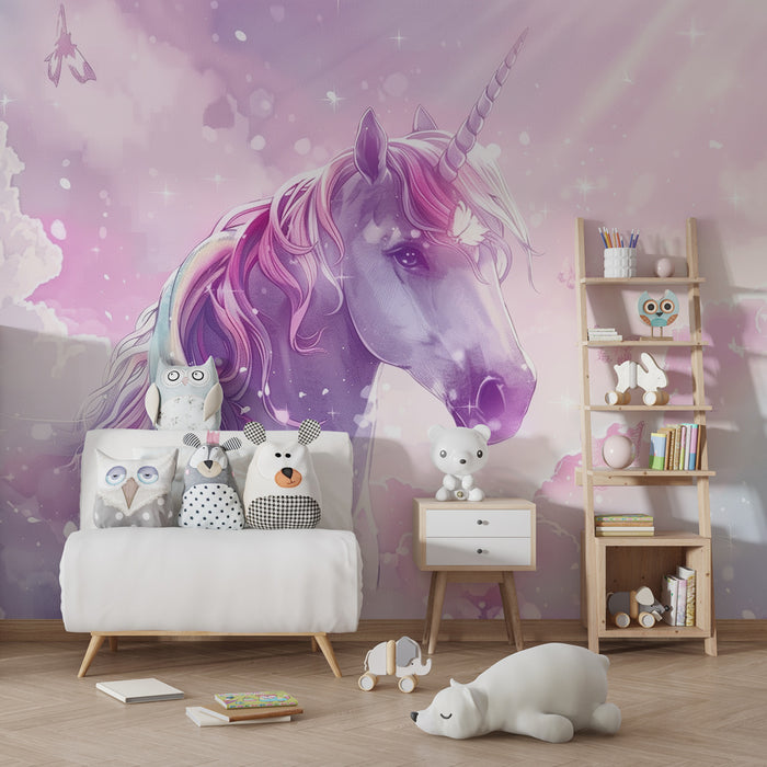 Papier peint chambre enfant | Licorne aux crins arc-en-ciel dans un ciel de nuages roses et papillons